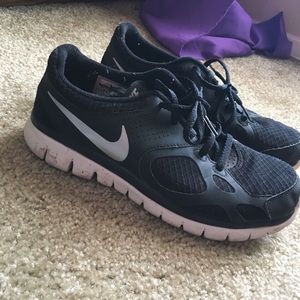 Black Nike flex shoes!